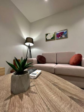 Destiny - Cozy Apartment At Myslym Shyri